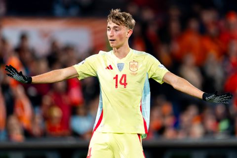 Droom komt uit voor uitgefloten Dean Huijsen na debuut voor Spanje: 'Mijn oma kon me ook zien spelen'