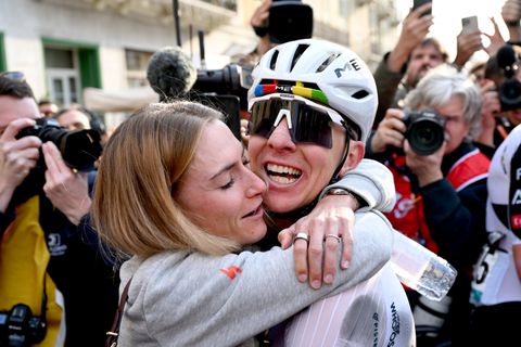 Dit is Tadej Pogacar: fenomeen op de fiets, verloofd met collega-wielrenster en winnaar Milaan-Sanremo