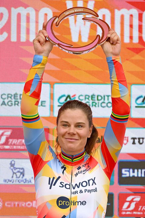 Sanremo-winnares Kopecky beloont zichzelf na lastig jaar: "Ik ben hier ook nog"