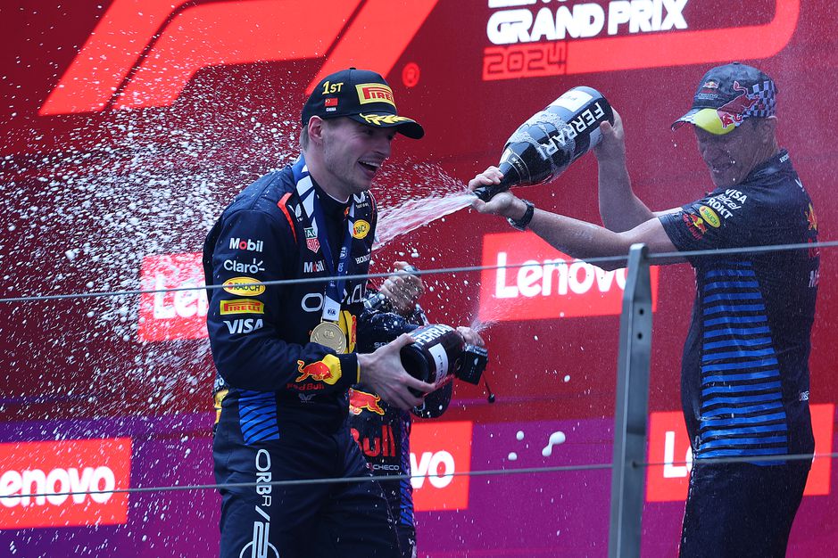 Buitenlandse media vol lof over 'magnifique' Max Verstappen: 'Hij is bijna onverslaanbaar'