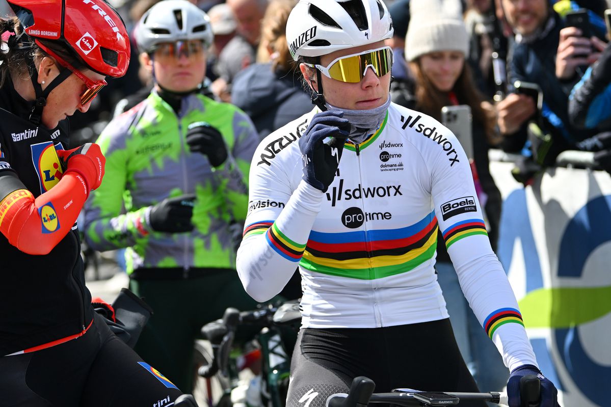 Wereldkampioene Lotte Kopecky verschijnt ook in Luik-Bastenaken-Luik niet met witte broek