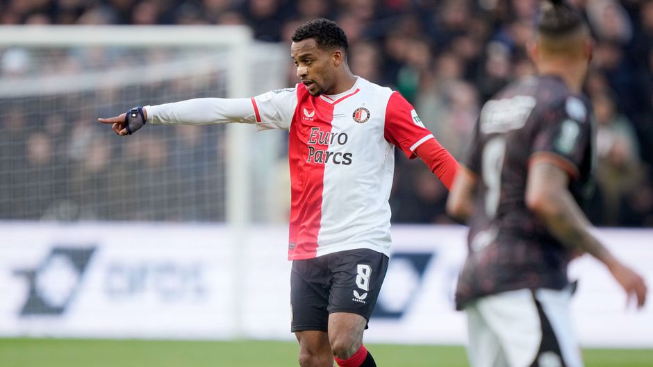 Quinten Timber vraagt Feyenoord-supporters om geduld: 'Er is een reden dat we die wedstrijden niet winnen'