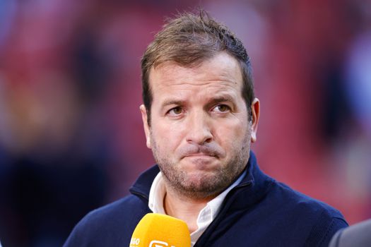 Rafael van der Vaart wekt verbazing met voorspelling over titelstrijd tussen Ajax en PSV: 'Echt waar?!'
