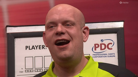 Michael van Gerwen vecht tegen de tranen: 'Mensen hebben geen idee wat dit betekent voor mij'