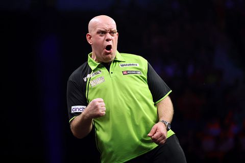 Michael van Gerwen zet München op zijn kop; 'sloopkogel' geeft masterclass met 9-darter