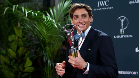 Polsstokfenomeen uitgeroepen tot Sportman van het Jaar, Max Verstappen en Sifan Hassan grijpen naast prijs