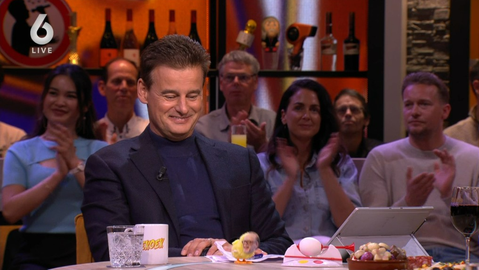 René van der Gijp lacht keihard om opmerkelijke actie tijdens Vandaag Inside, Wilfred Genee stookt vuurtje op