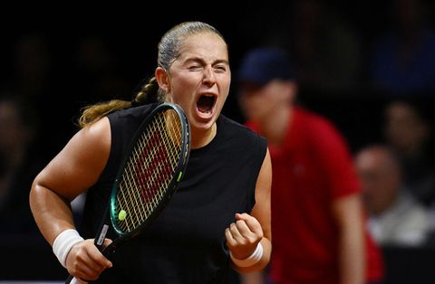 Jelena Ostapenko verslaat Aryna Sabalenka en gaat met groot bedrag aan prijzengeld naar huis: "Ik denk dat je me nu haat"