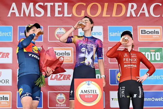 Jongste wielrenster op podium Amstel Gold Race steelt de show met speciaal talent