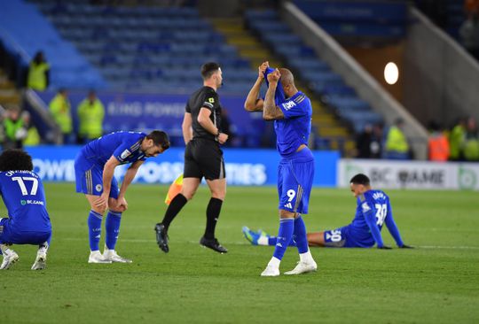 Van 'sprookje van de eeuw' naar derde niveau: het bizarre verval van Leicester City