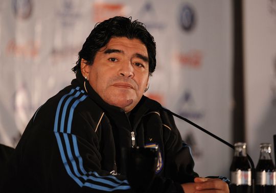 Buitenechtelijke zoon van overleden voetbalicoon Diego Maradona duikt tot ieders verrassing op in tv-programma