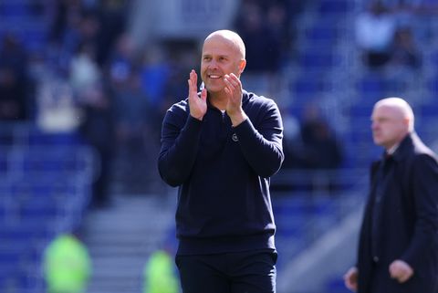 Arne Slot lijkt opgelucht adem te kunnen halen bij Liverpool: groot nieuws vanuit Engeland