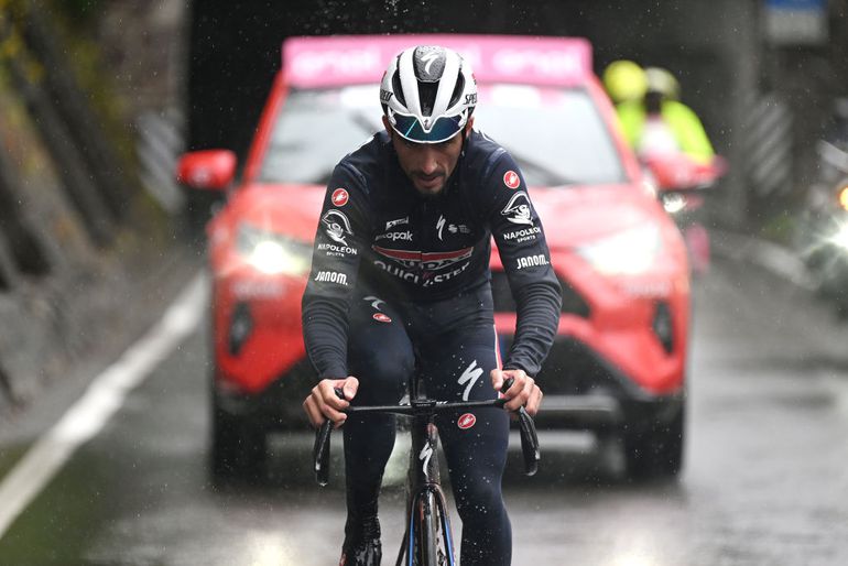 LIVE Giro d'Italia, etappe 16 | Alaphilippe verdedigt kleine voorsprong op slotklim
