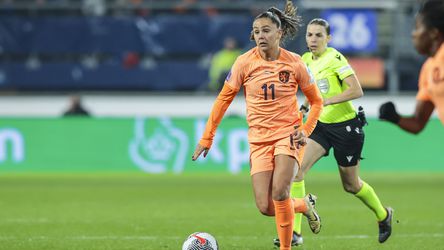 Lieke Martens neemt afscheid van Oranje Leeuwinnen: 'Ik miste de bruiloft van mijn beste vriendin, dat maakt me emotioneel'