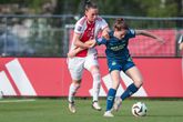 Veerle Buurman in actie tegen Ajax. Zij kan haar debuut voor de Leeuwinnen maken. © Pro Shots