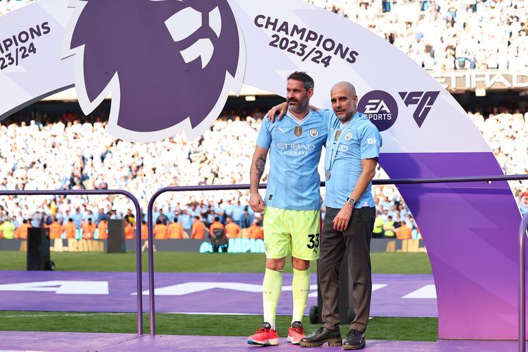 'Manchester City-keeper wordt om 4 uur 's nachts van kampioensfeest getrapt na ruzie'