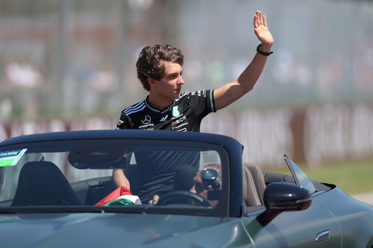Mercedes-coureur Kimi Antonelli (18) moet iets bekennen: 'Dat heeft mijn prestaties absoluut beïnvloed'