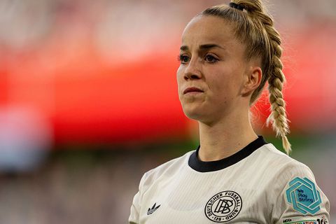 Geterroriseerde Duitse voetbalster (25) slachtoffer van 'smakeloze intimidatie'