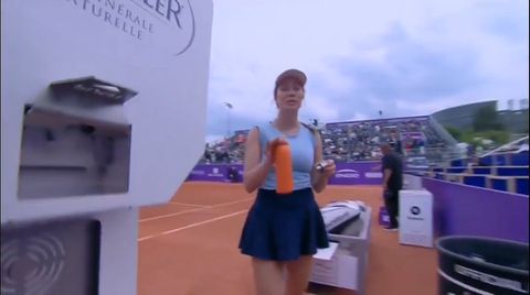 Toptennisster gaat door het lint na 'buitengewoon ongepaste' actie cameraman