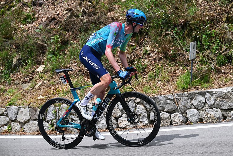 Nederlandse renner Wout Poels geeft ritzege uit handen in Giro d'Italia