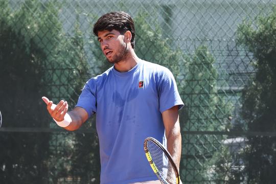 'Unieke' Carlos Alcaraz zorgt voor groot gemis op Roland Garros: 'Dat gevoel had ik ook bij Rafael Nadal'