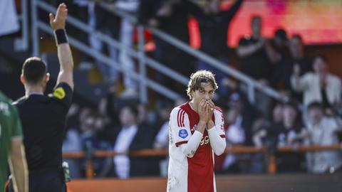 LIVE play-offs | Vliegende start voor Ajax in Volendam: Davy Klaassen knikt knap raak