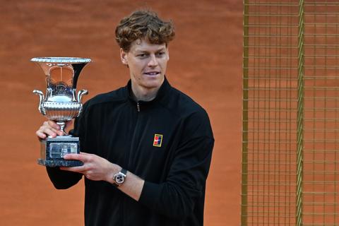 Toptennisser Jannik Sinner zorgt voor ongeloof richting Roland Garros: 'Ik ben totaal in shock'