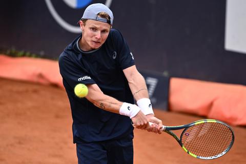 Nederlandse tennissers hebben geluk nodig na dramatische dag op Roland Garros