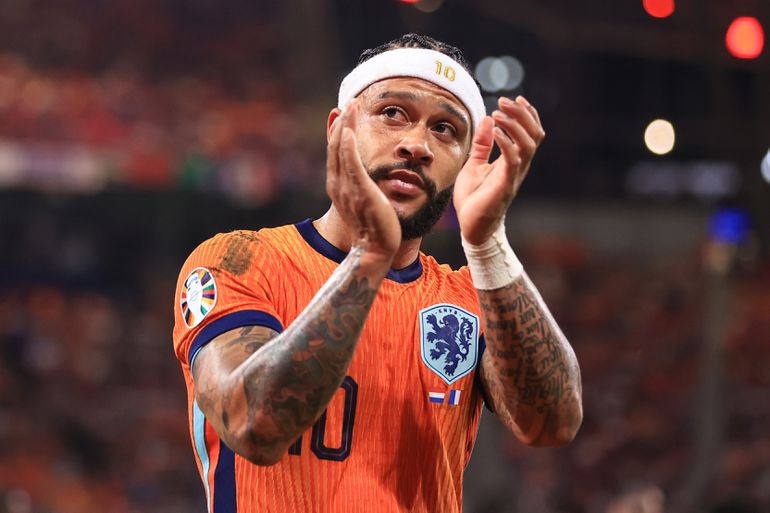 Memphis Depay roept veel kritiek op bij Oranje tegen Frankrijk: 'Zat die zweetband voor zijn ogen?'