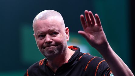 Raymond van Barneveld en Dirk van Duijvenbode door bij European Darts Open in Duitsland