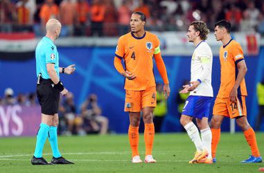 Virgil van Dijk uit onbegrip over afgekeurde goal Xavi Simons: 'Honderd procent een geldig doelpunt'