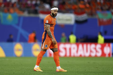 Memphis Depay voelde zich machteloos in de spits tegen Frankrijk: 'Zij zetten mij erg goed op een eiland'