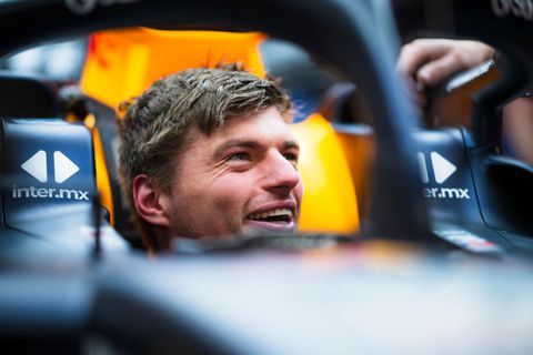 Max Verstappen en Lando Norris maken eerste vrije training in Spanje loeispannend, rode vlag door Fernando Alonso