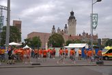 Oranje-fans moeten in Leipzig op zoek naar een andere locatie om het feest voor Nederland - Frankrijk alvast in te zetten. De fanpleinen zijn voorlopig gesloten. ©Sportnieuws.nl.