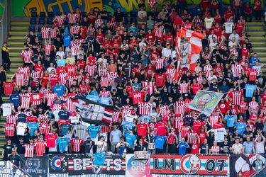 PSV krijgt kritiek op ontwerp van gelekt derde tenue, ondanks hint naar succesvol verleden