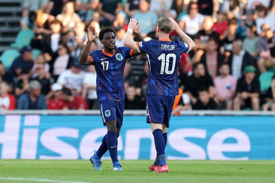 Tiental Jong Oranje bereikt halve finale EK onder 21 na gemiste penalty en laat doelpunt tegen Jong Portugal
