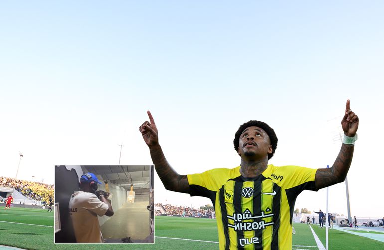 Topvoetballer Steven Bergwijn neemt Ajax-speler mee op vakantie en vuurt wat kogels af