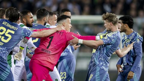 Veelbesproken keeper doet boekje open over situatie bij Groningen - Ajax: 'Ik vond het heel heftig'