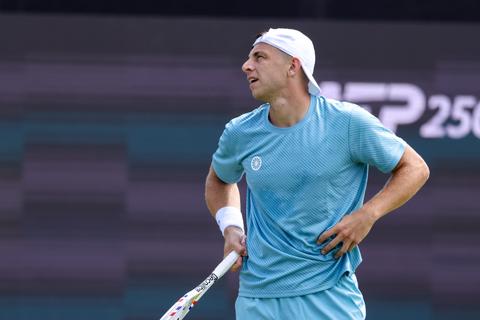 Toptennisser Tallon Griekspoor raakt vlak voor Wimbledon bijzondere status kwijt