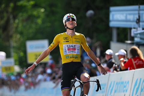 Wielerfenomeen Tadej Pogacar sluit Ronde van Zwitserland in stijl af: Sloveen is klaar voor de Tour de France