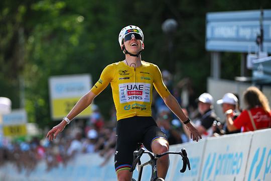 Wielerfenomeen Tadej Pogacar sluit Ronde van Zwitserland in stijl af: Sloveen is klaar voor de Tour de France