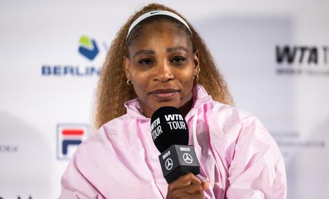 Serena Williams (44) beleeft angstig moment: tennisicoon moet samen met kinderen midden in de nacht hotel uit