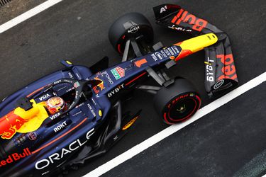 Gefrustreerde Max Verstappen stuitert naar P5 bij Grand Prix Hongarije, bizarre 1-2 voor McLaren