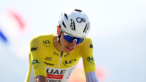 Toprenner Tadej Pogacar vreest voor loodzware Tour-etappe: 'Dat is bedacht om mij angst aan te jagen'