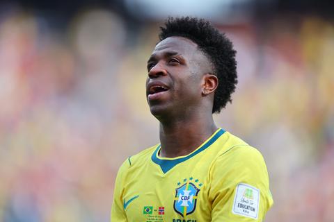 Stervoetballer Vinicius Junior (26) flink veranderd na geheime operatie aan gezicht