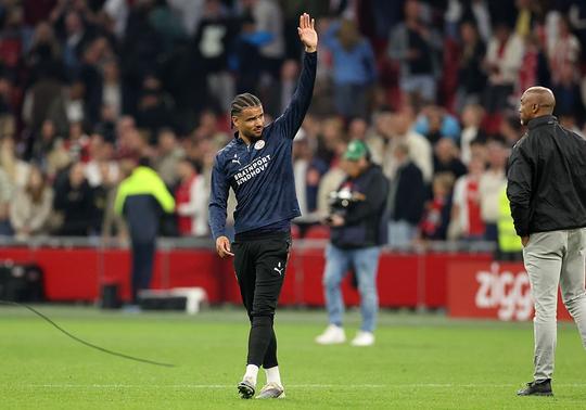 PSV krijgt ineens te maken met twee geklapte transfers in korte tijd: 'Onvoorstelbaar'