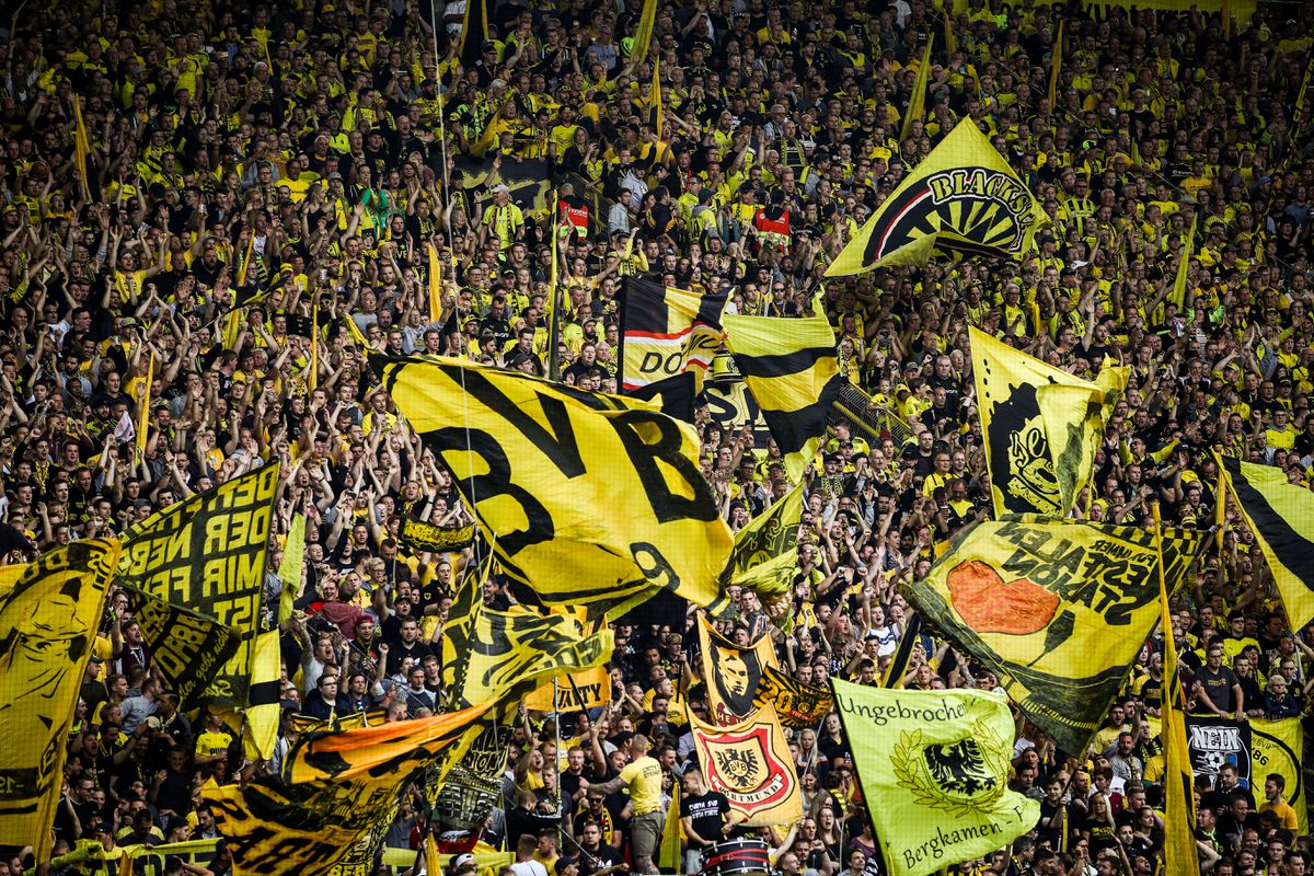 Boze fans van Borussia Dortmund protesteren: 'Wij laten ons niet voor de gek houden'