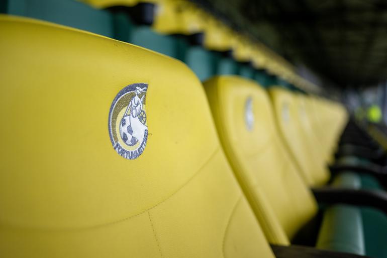 Ex-profvoetballer (35) van Nederlandse club kwijnt weg in gevangenis ...