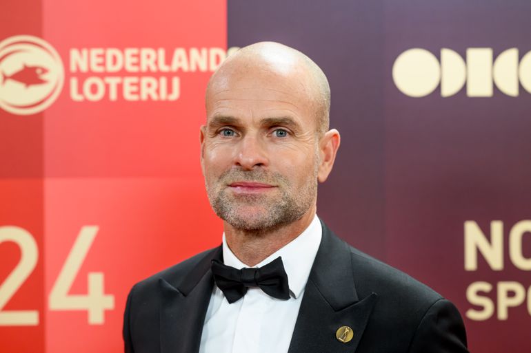 Oud-topschaatser Erben Wennemars 'schrijft geschiedenis' op Silverstone: 'Met passie, kracht en energie'