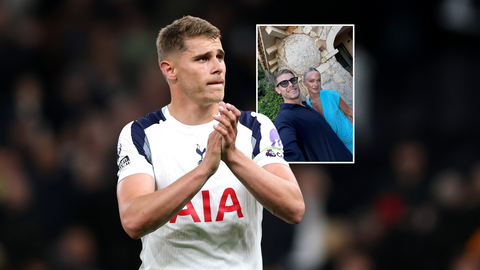 Oranje-international Micky van de Ven beleeft bijzondere week bij Spurs, ook primeur in zijn liefdesleven